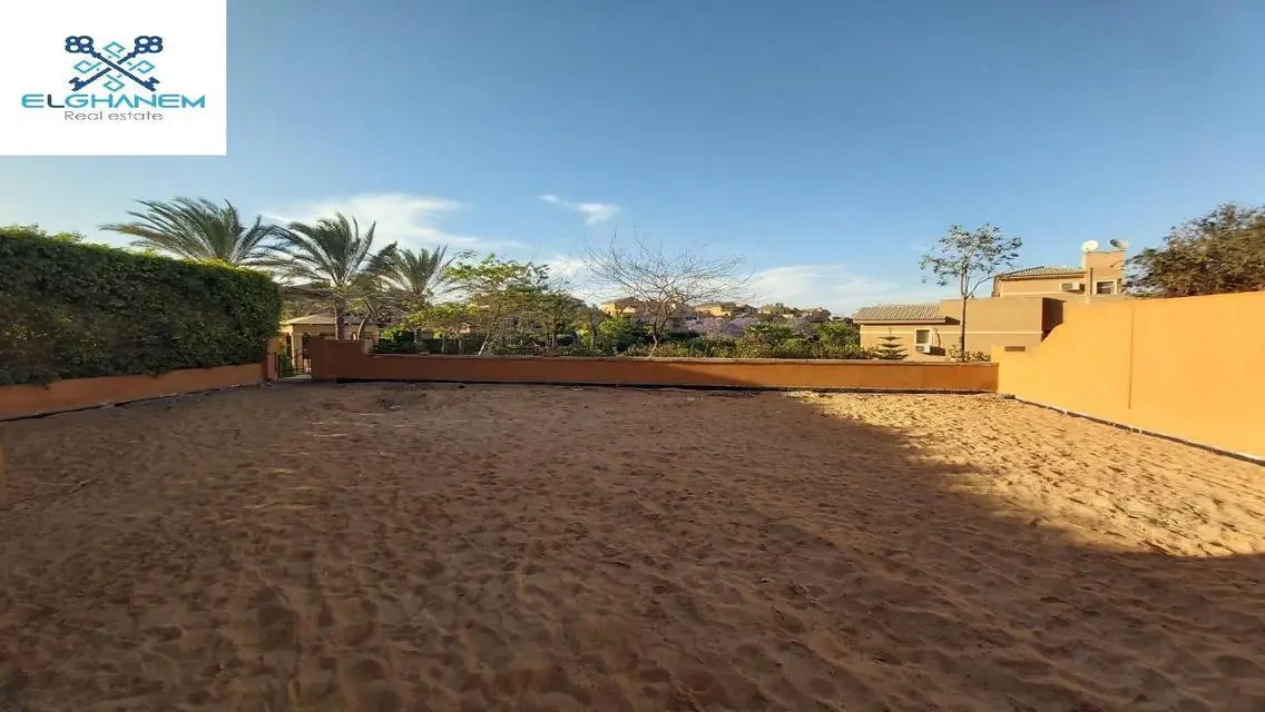 Townhouse Corner in the heart of the compound