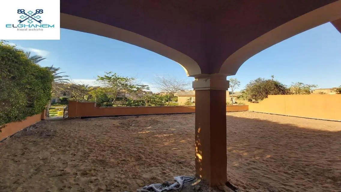 Townhouse Corner in the heart of the compound