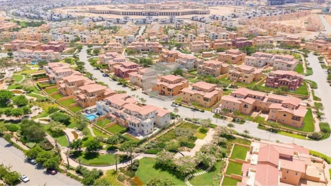 Villa for sale in Hyde Park New Cairo12 year insta