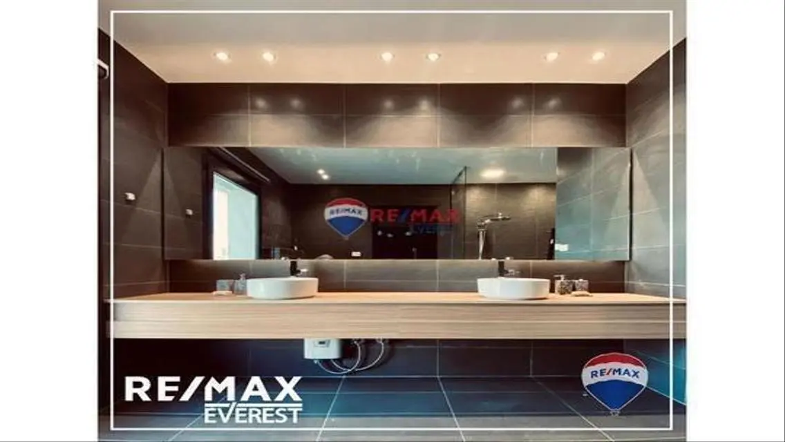 Luxury Apartment with Balcony and Study Room