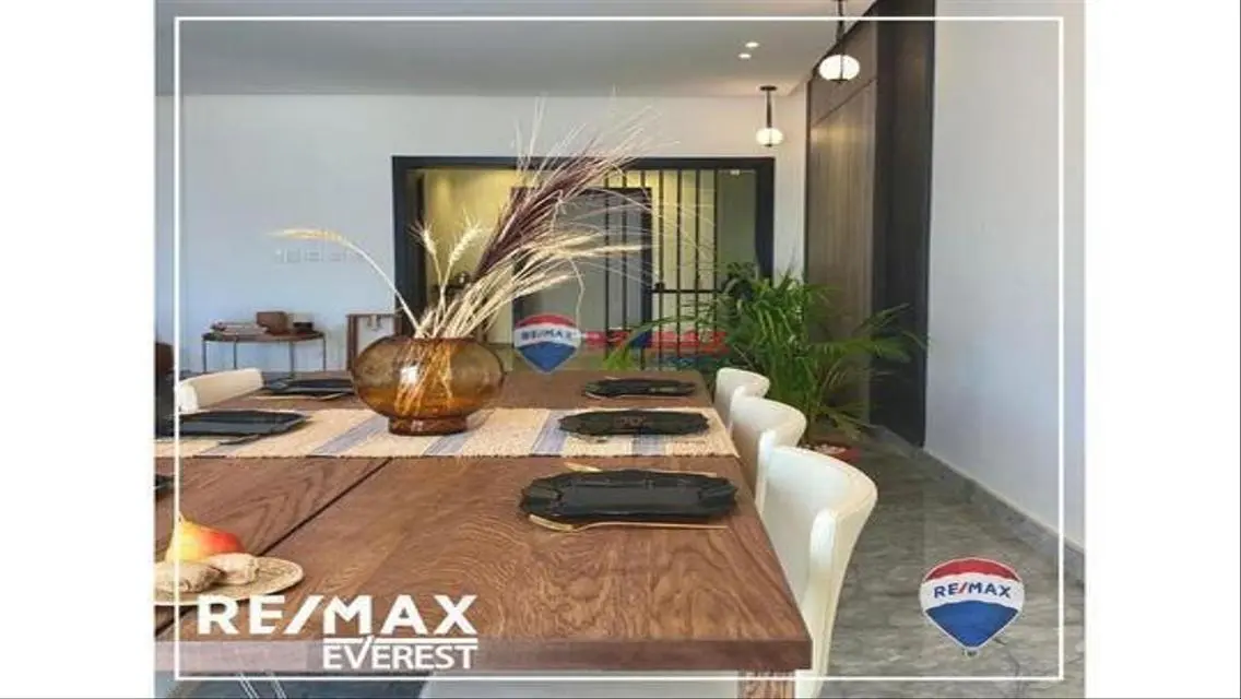 Luxury Apartment with Balcony and Study Room