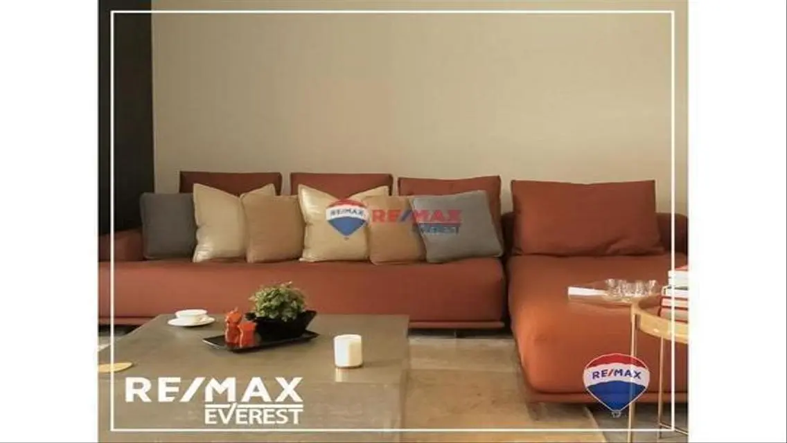 Luxury Apartment with Balcony and Study Room