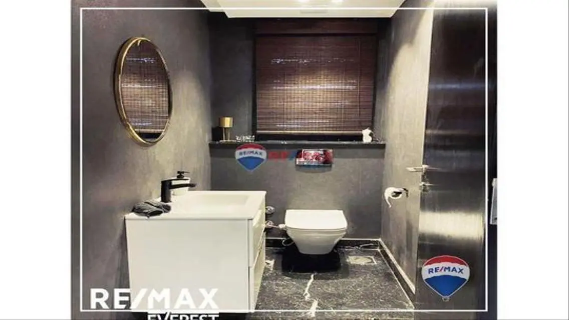 Luxury Apartment with Balcony and Study Room