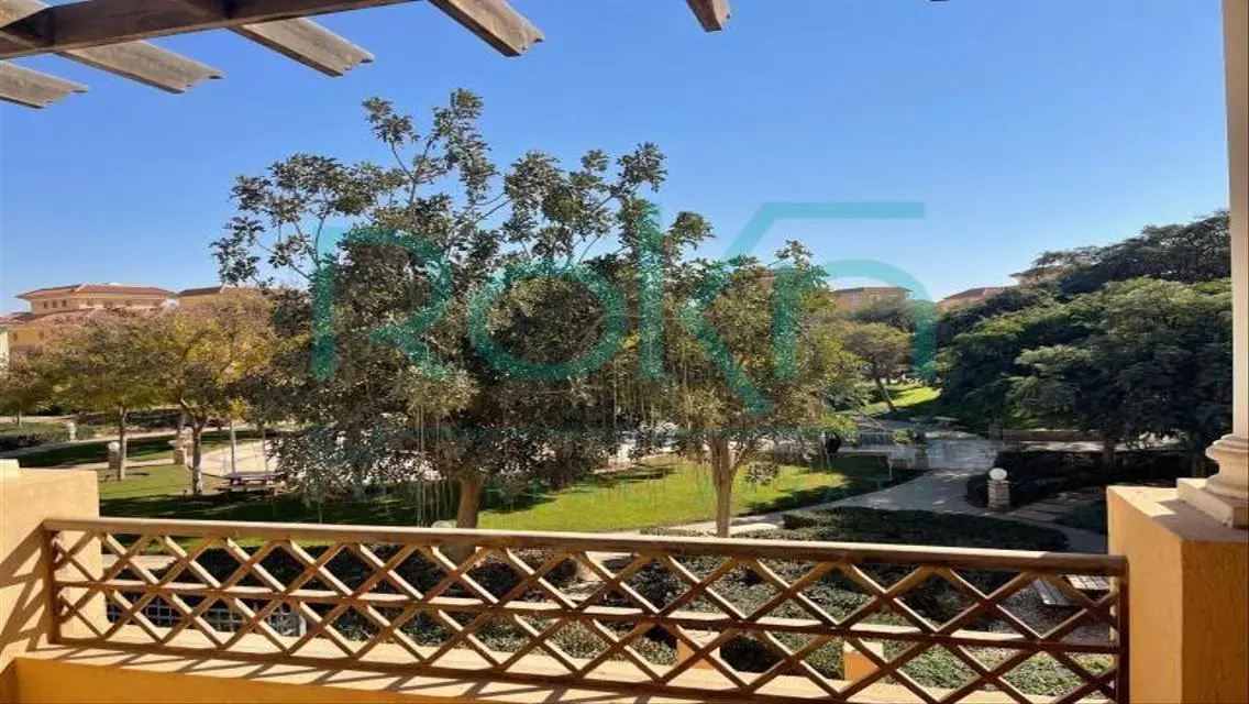 Villa for sale in Hyde park in very prime location