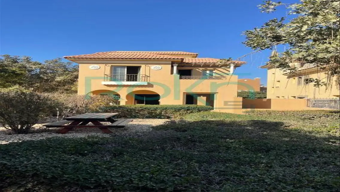 Villa for sale in Hyde park in very prime location