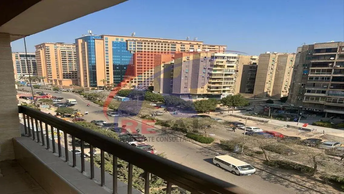 شقة مميزة للايجار قانون جديد في عمارات المهندسين .