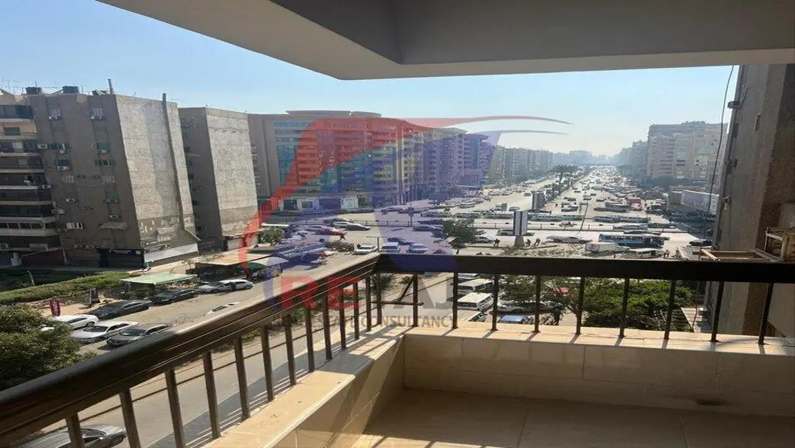 شقة مميزة للايجار قانون جديد في عمارات المهندسين .