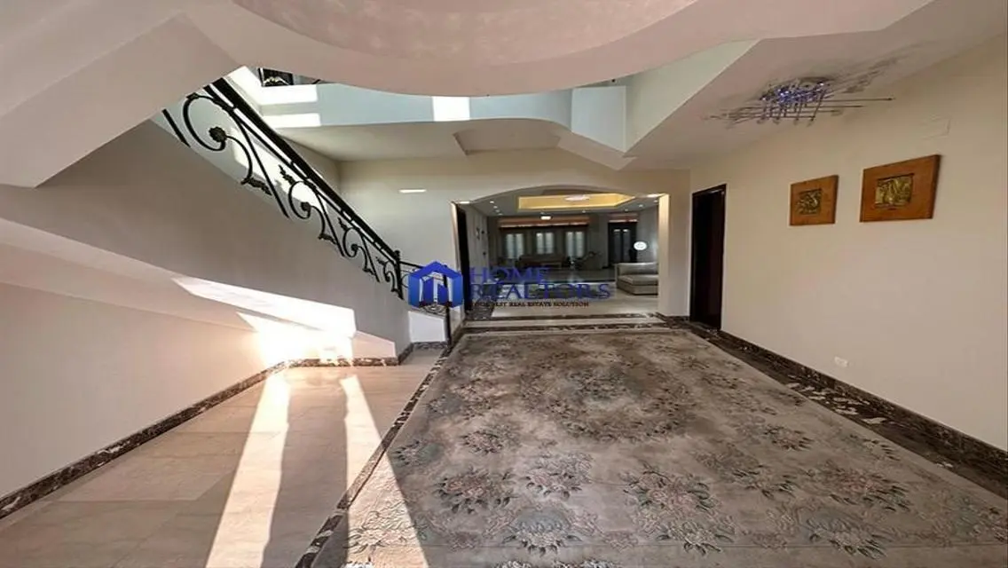فيلا بحمام سباحة للايجار بكايرو فيستيفال سيتي