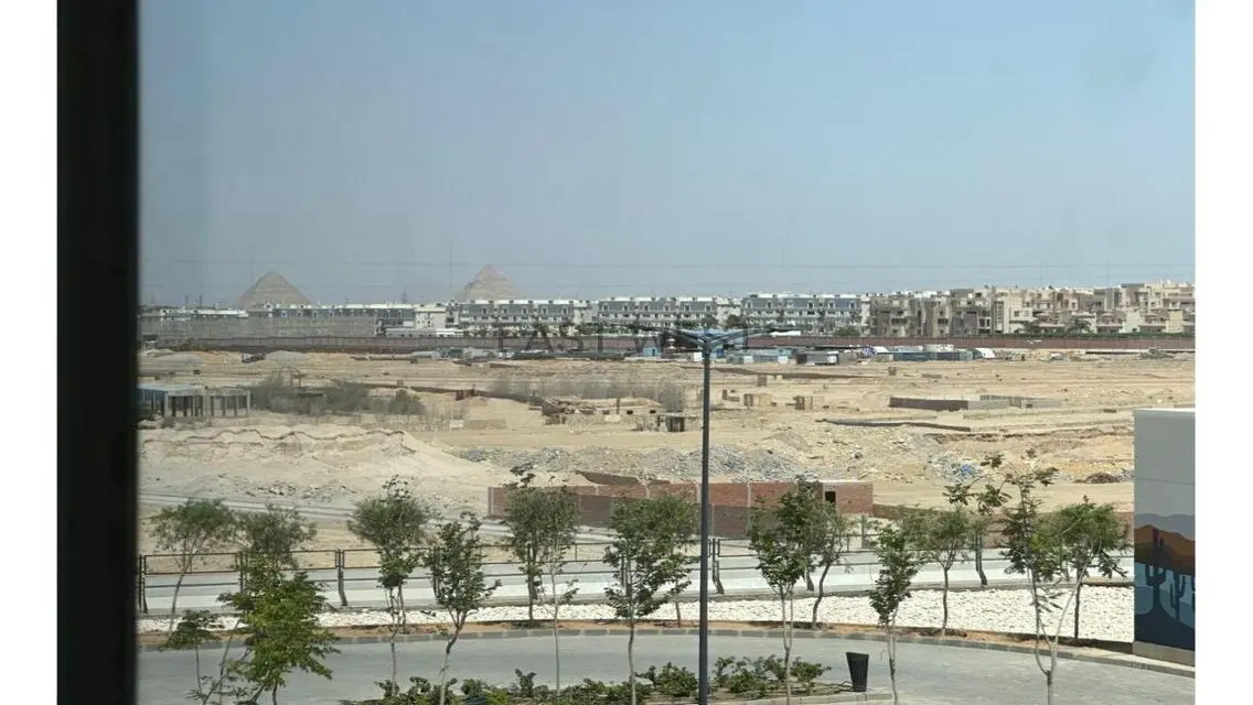 للايجار في نيو جيزه عياده متشطبه جاهزه اول استخدام