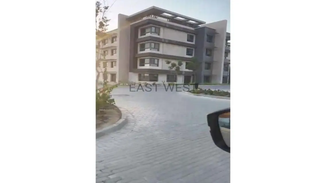 عياده متشطبه وجاهزه للايجار في ميد تاون نيو جيزة