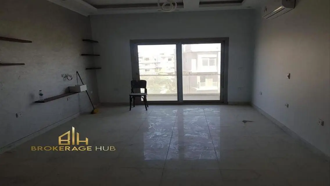 Penthouse for rent location Galleria Moon Valley,