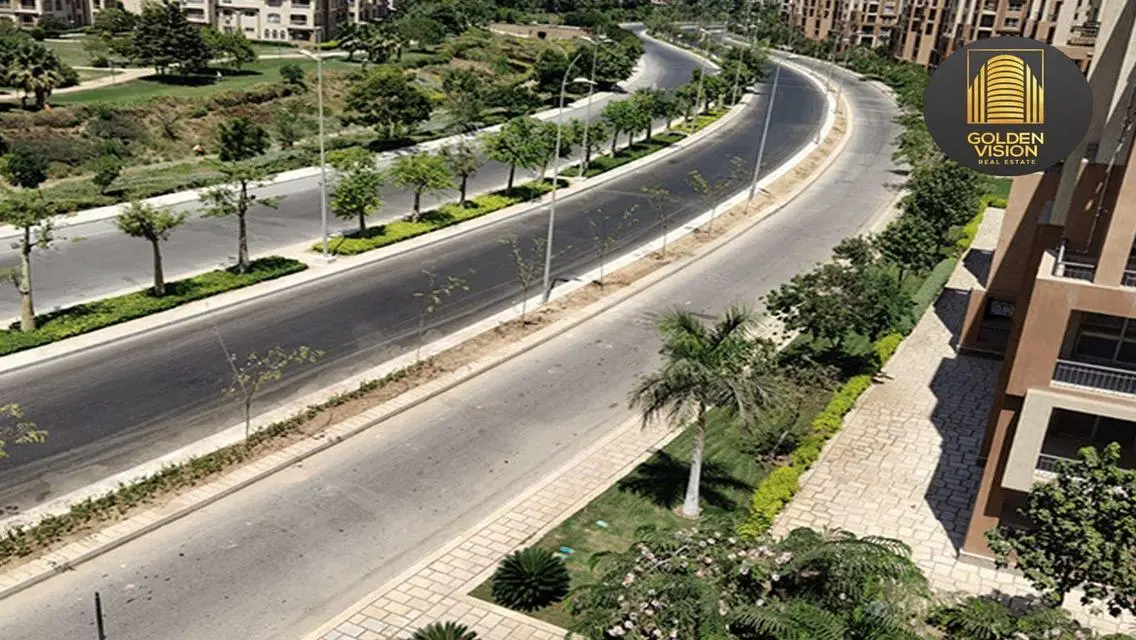 شقة للبيع فى مدينتى 196م² فى ال B8 تقسيط 5 سنوات .