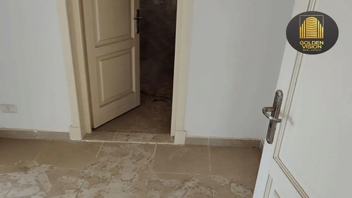 شقة للبيع فى مدينتى 206م² فى ال B8 تقسيط 5 سنوات .