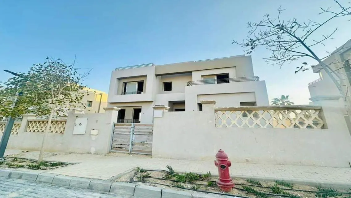 فيلا متشطبه في بالم هيلز باقل سعر وتسهيلات حتى 8 س