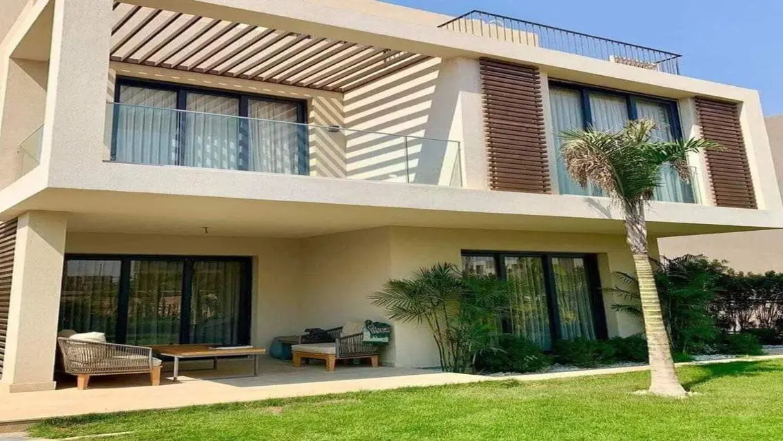 فيلا متشطبه في بالم هيلز باقل سعر وتسهيلات حتى 8 س