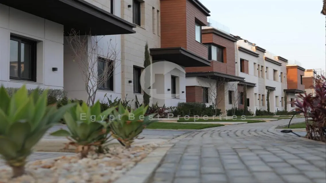 Twin house for sale in Azzar New Cairo 5% DP