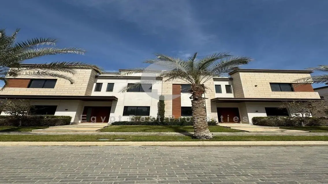 Twin house for sale in Azzar New Cairo 5% DP
