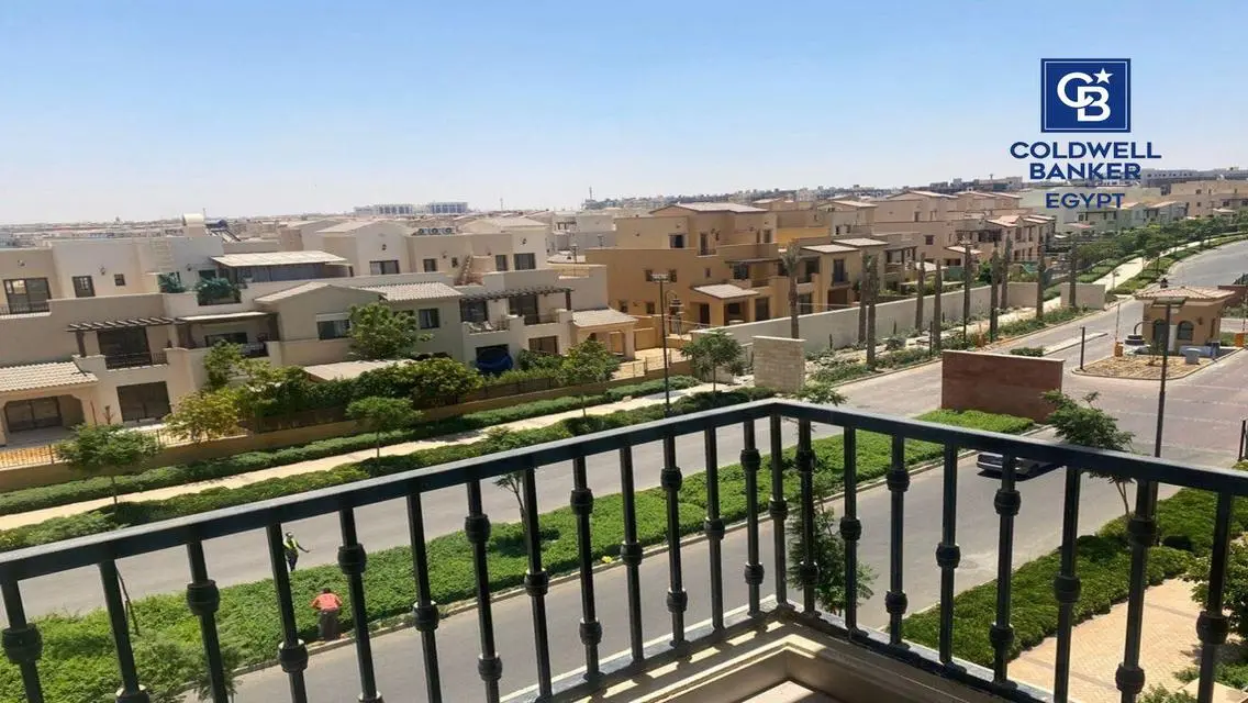 شقة متشطبة في موقع مميز للإيجار في كمبوند ميفيدا