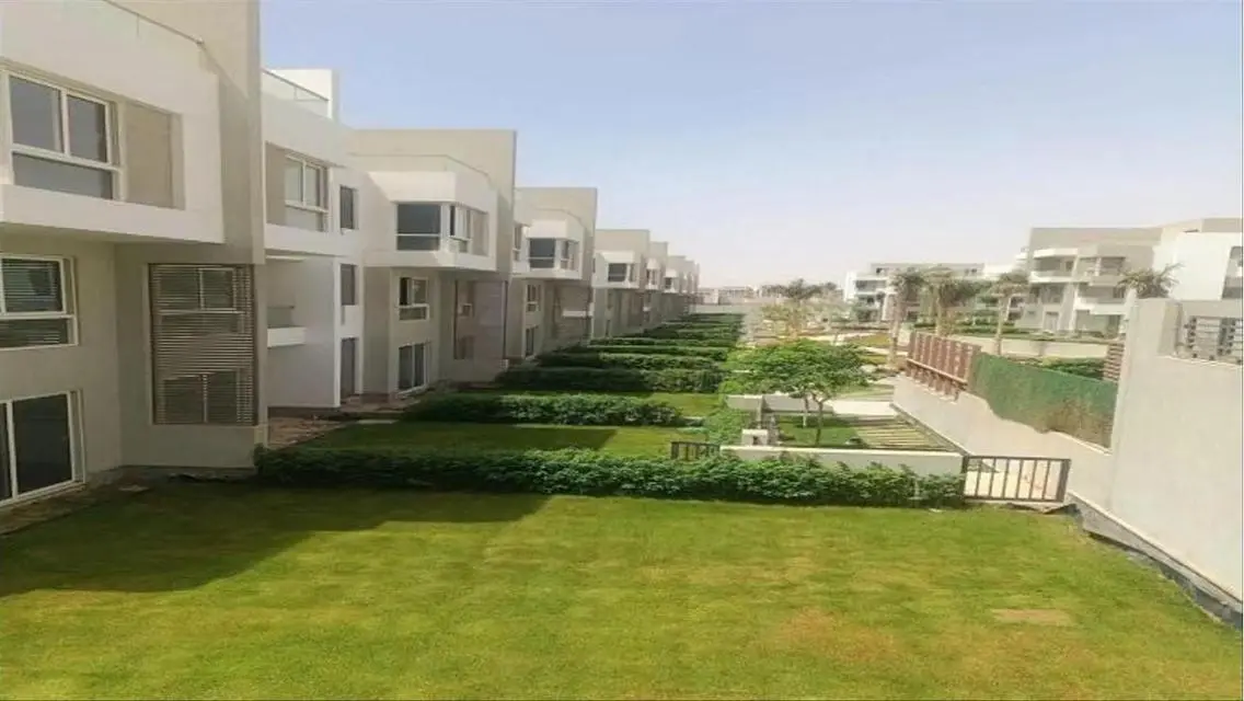 فيلا فاخرة للبيع بحمام سباحة خاص وحديقة خاصة
