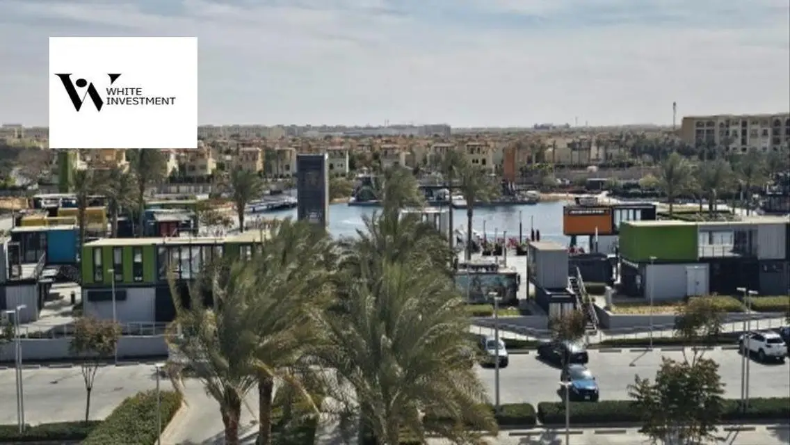 ميفيدا  شقة 235م 3غرف مفروشة بالكامل علي الديستركت
