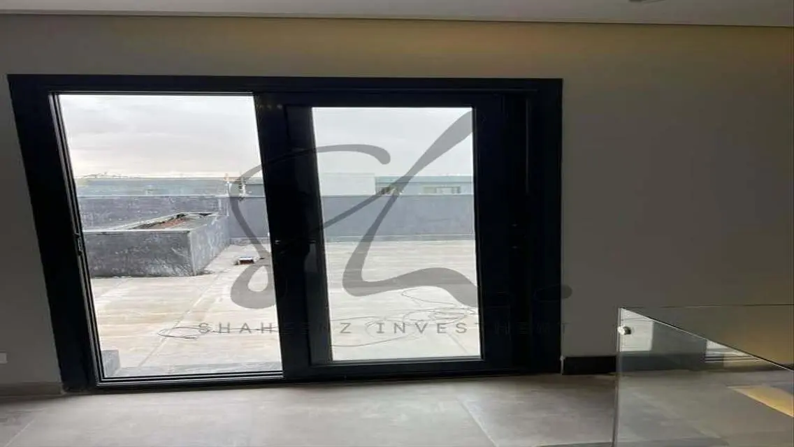 Duplex ready to move in minutes next to AUC