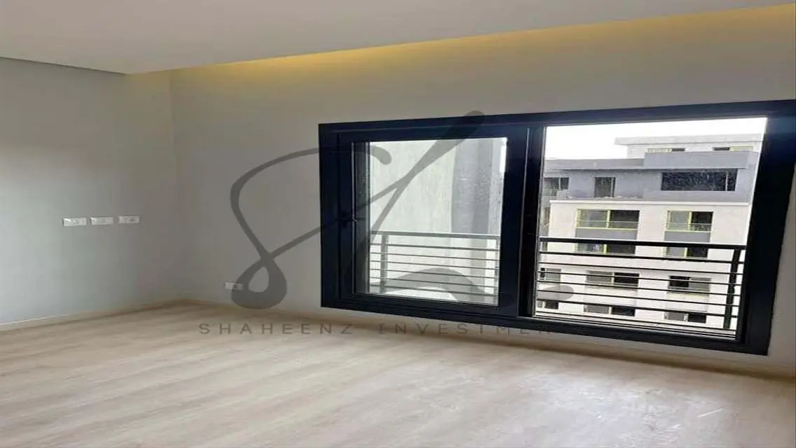Duplex ready to move in minutes next to AUC