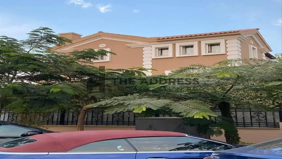 Townhouse 360sqm + garden + roof installment 8year
