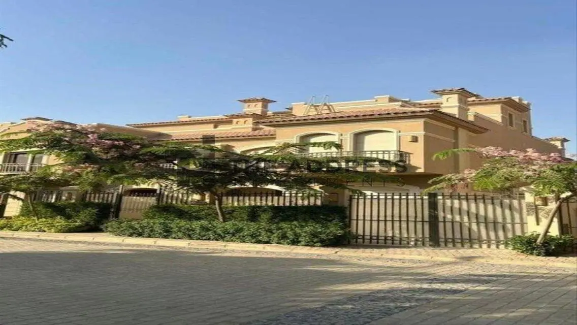 Townhouse 360sqm + garden + roof installment 8year