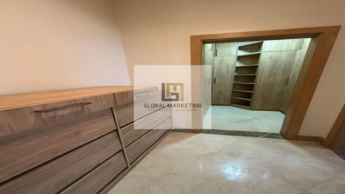 فيلا بفرش كلاسيك للايجار في كمبوند اسوار ريزيدينس