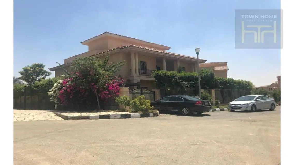 فيلا للايجار في مدينتي تشطيبات خاصه بالكامل