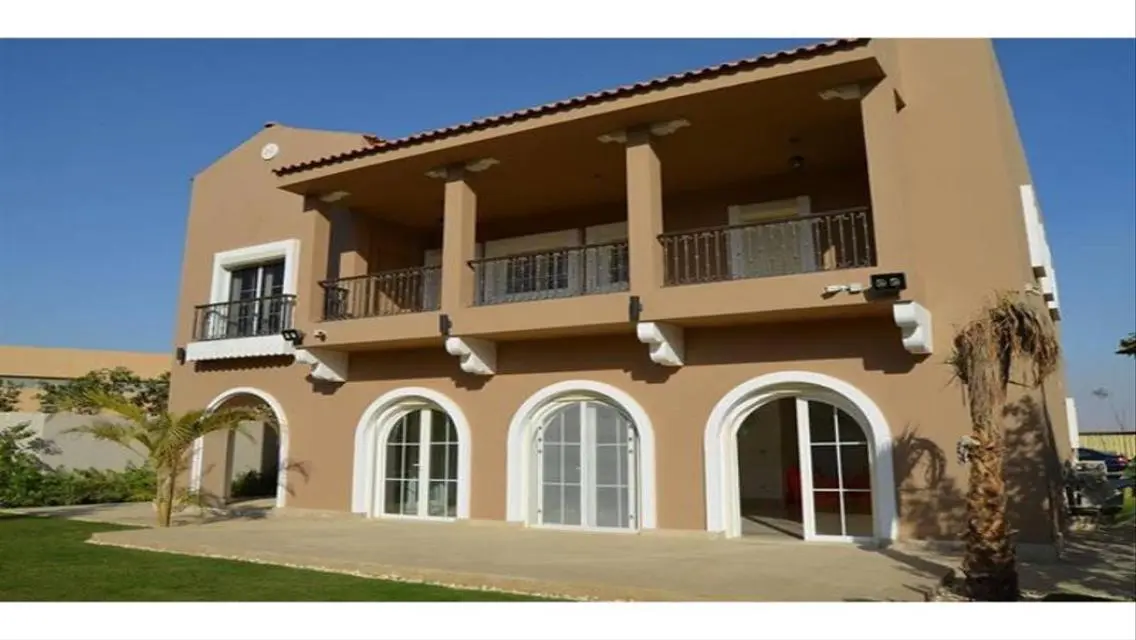 FOR SALE STAND_ALONE 330M IN HYDE PARK NEXT TO AUC