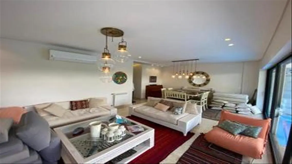 Apartment With Garden And Private Pool For Rent