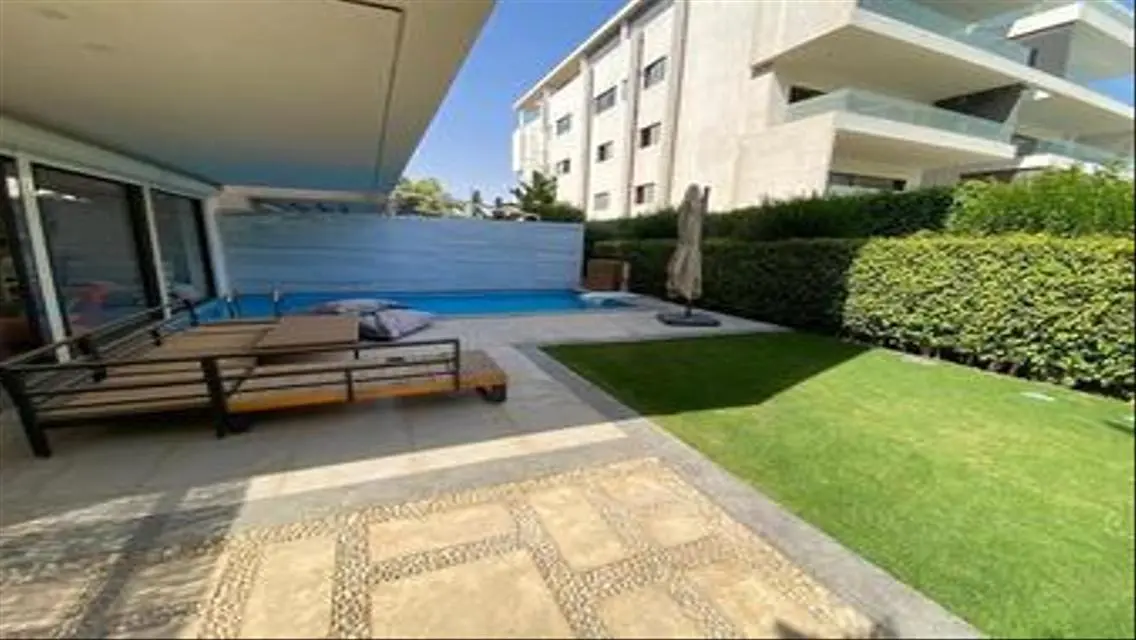 Apartment With Garden And Private Pool For Rent