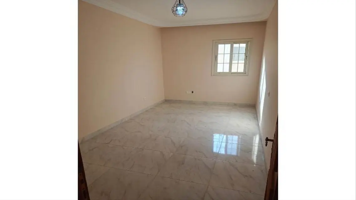 deluxe finished apartment 4 rent in East Academy