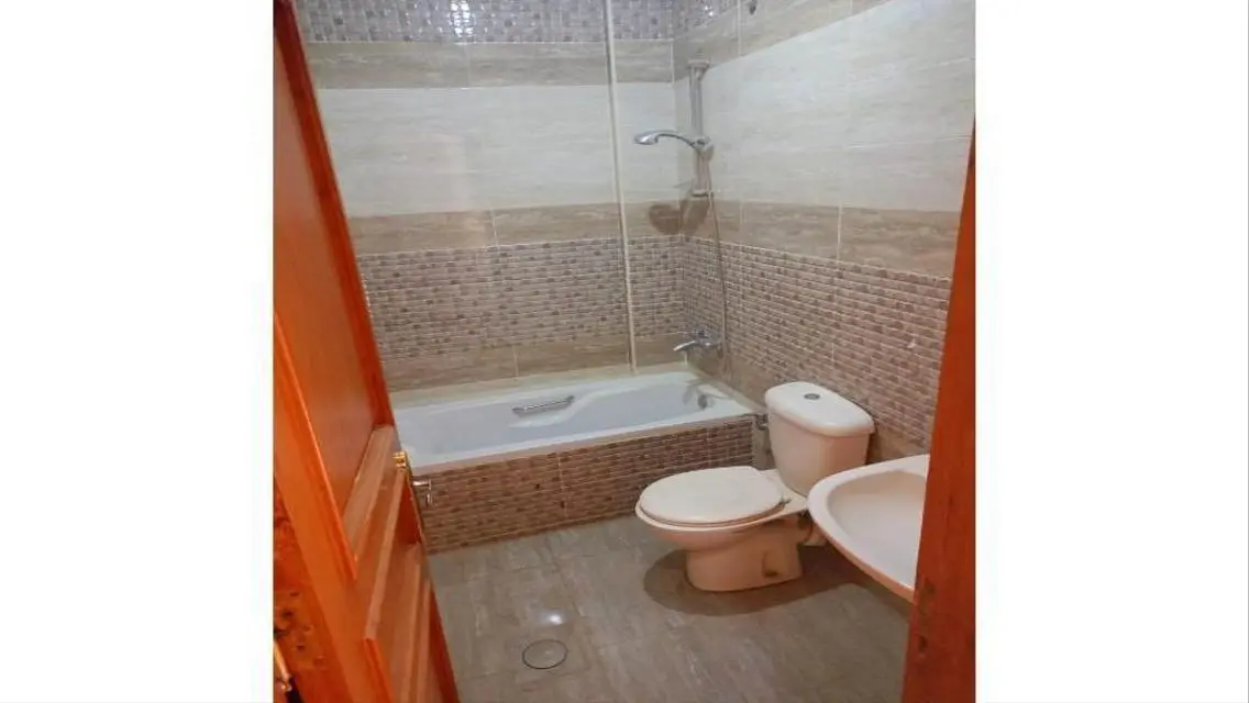 deluxe finished apartment 4 rent in East Academy