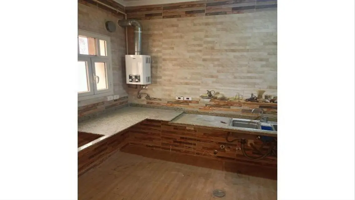 deluxe finished apartment 4 rent in East Academy