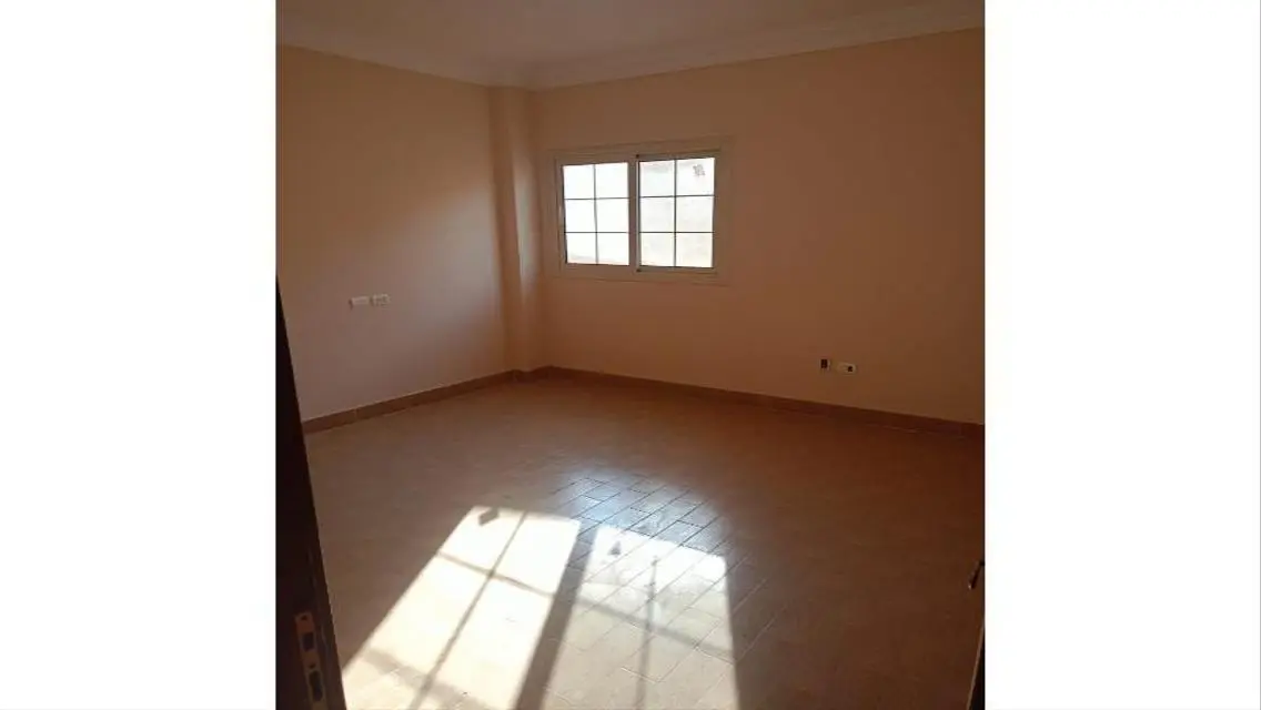 deluxe finished apartment 4 rent in East Academy
