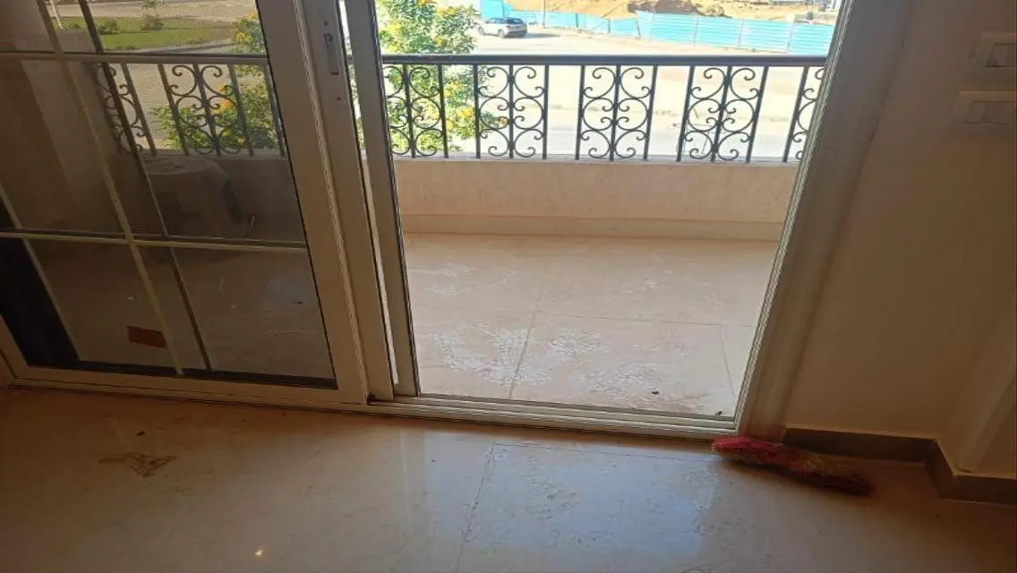deluxe finished apartment 4 rent in East Academy