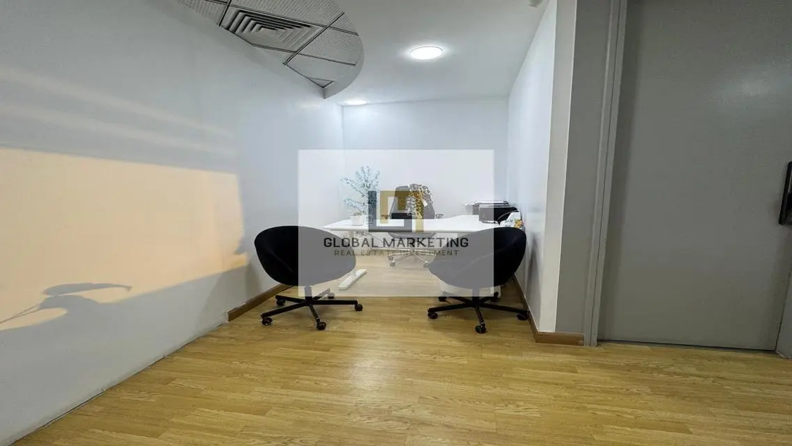 Finished Office 658m For rent in 90th St Direct