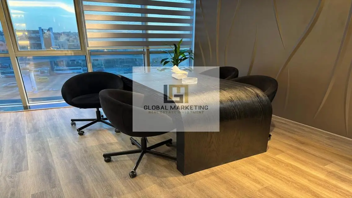 Finished Office 658m For rent in 90th St Direct