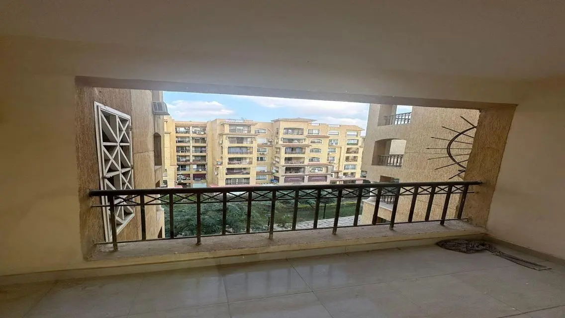 175m law with kitchen next to the club B1