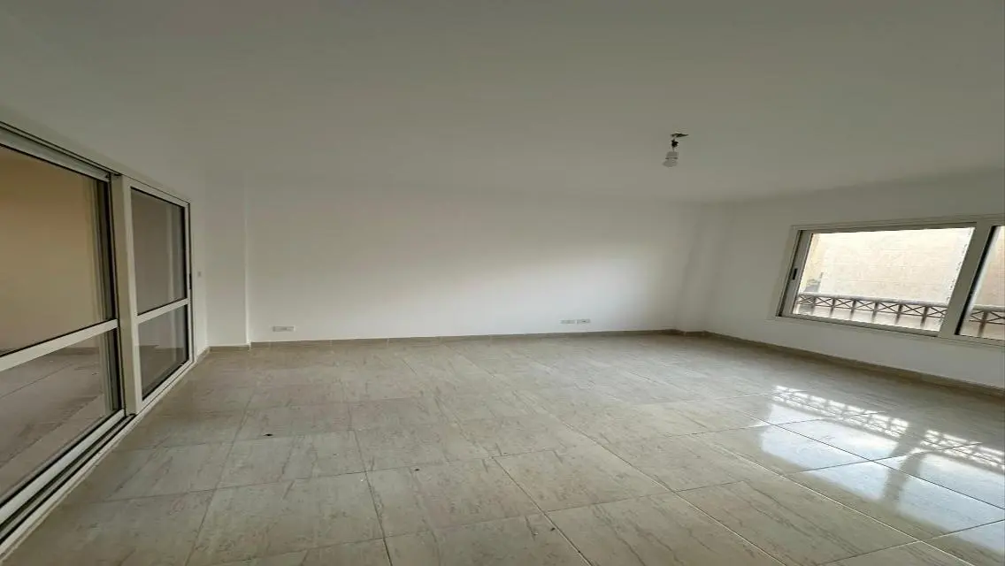 175m law with kitchen next to the club B1