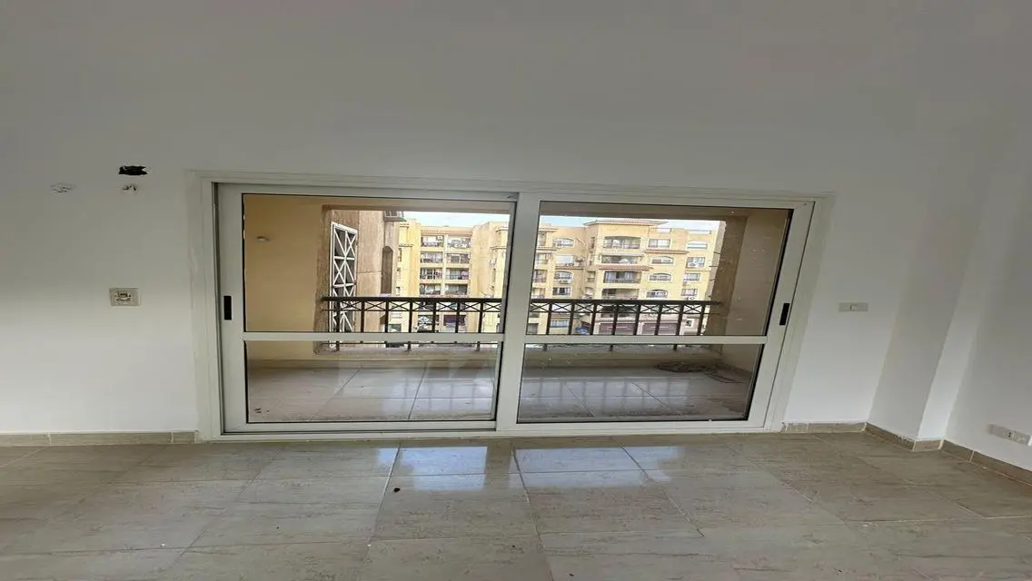 175m law with kitchen next to the club B1