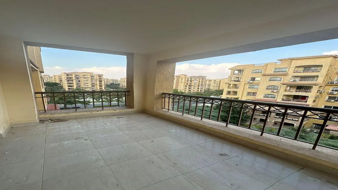 175m law with kitchen next to the club B1