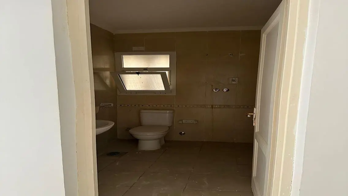 175m law with kitchen next to the club B1
