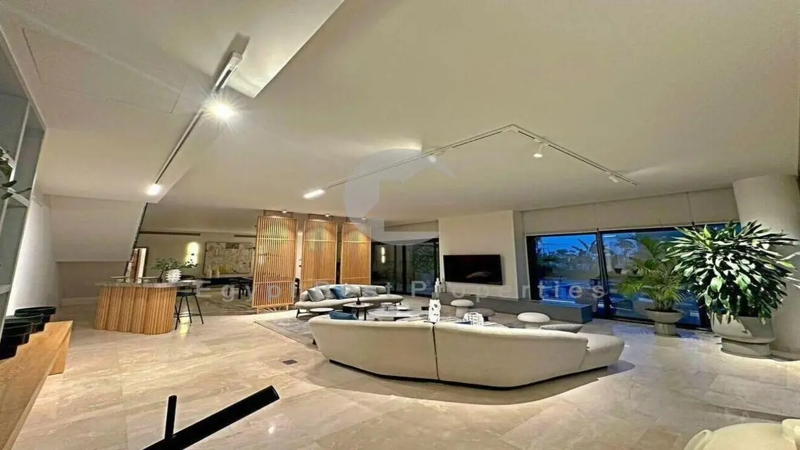 Villa For Sale in Swan Lake West Over 7 Years