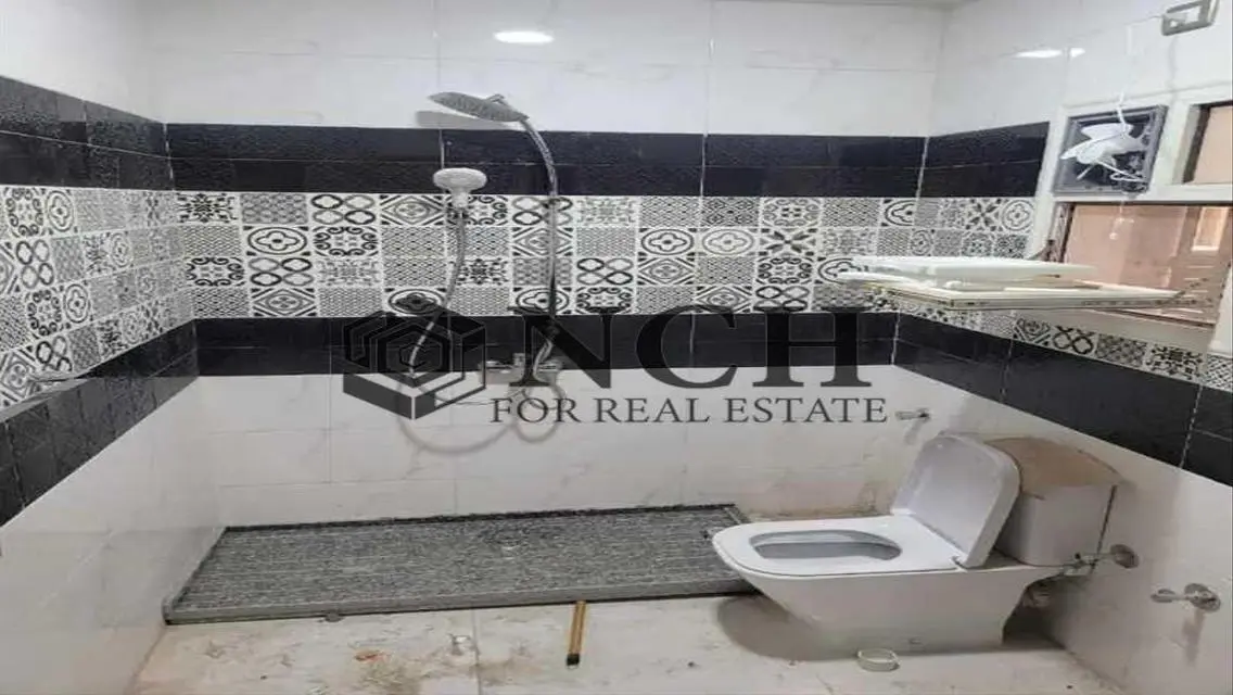 LUXURIOUS TOWNHOUSE 300M 4BED RENT,KITCHEN AND ACS