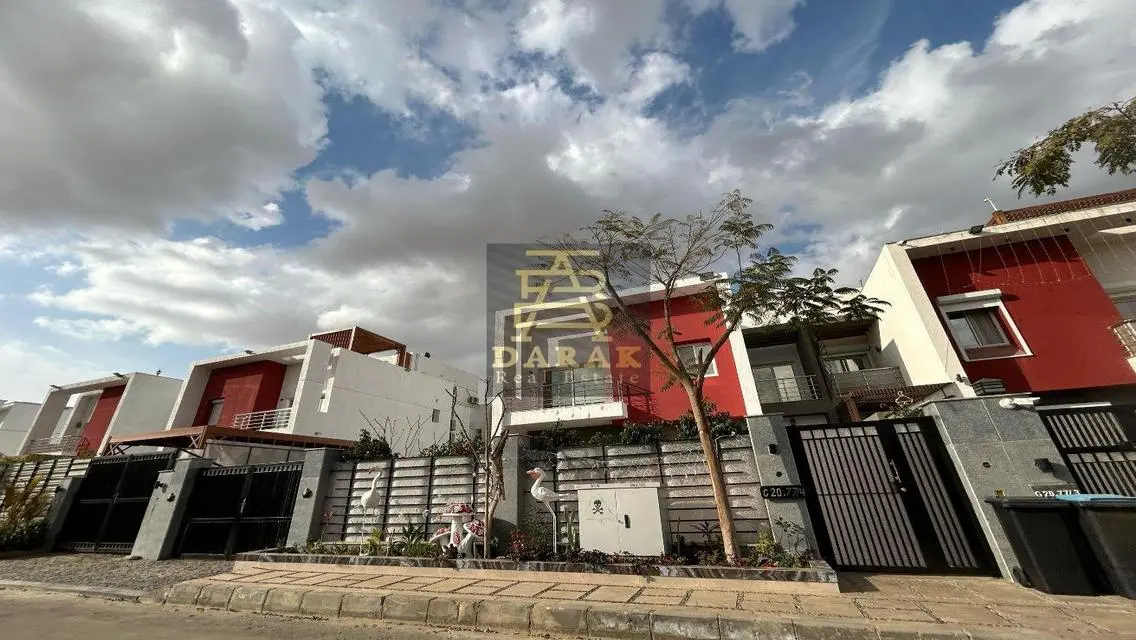 تاون هاوس للبيع بمدينتي prime location تشطيب مميز
