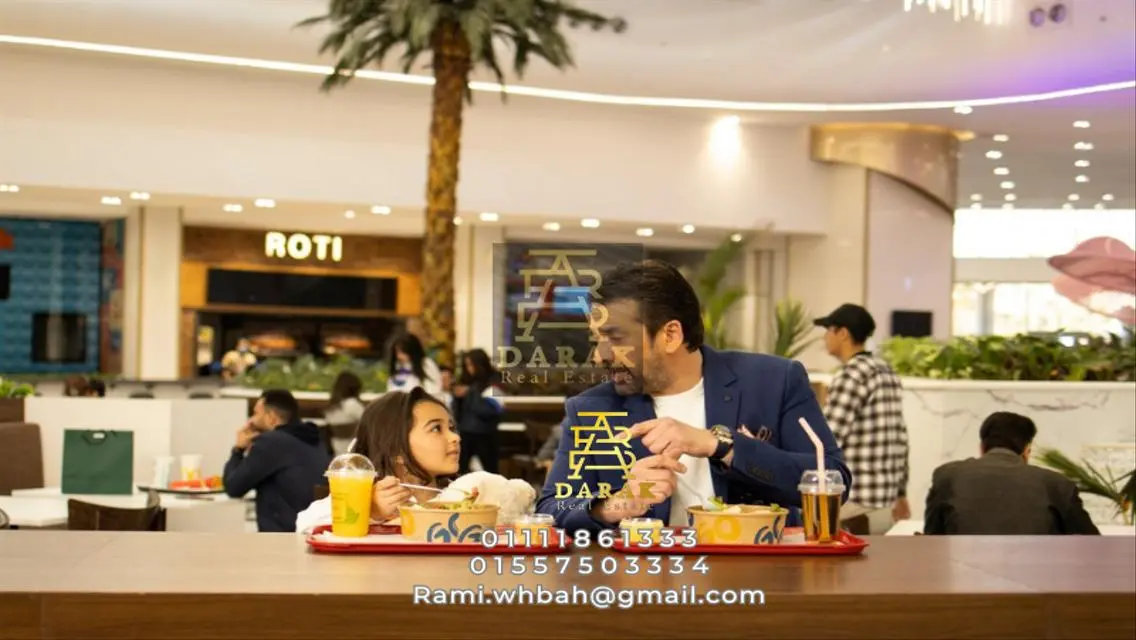 محل للبيع واجهة في اوبن اير مول مدينتي على واجهة