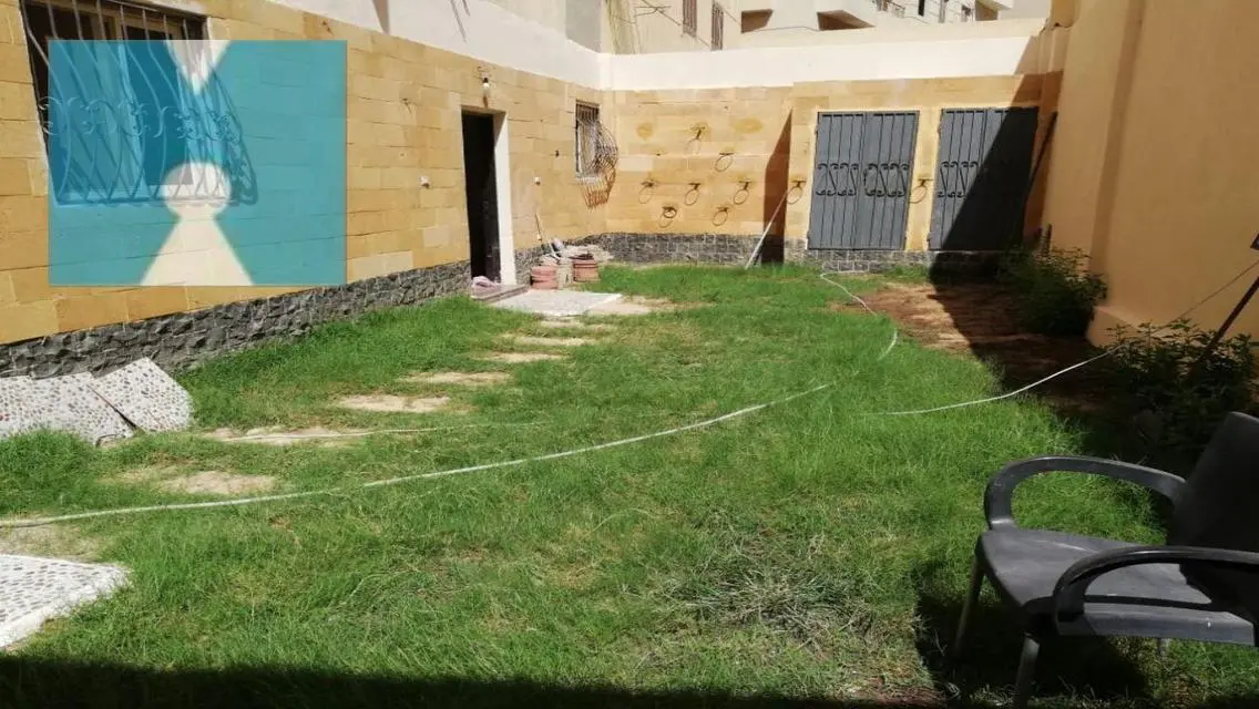 شقه للبيع ارضى منخفض بحديقة الحي سادس عشر